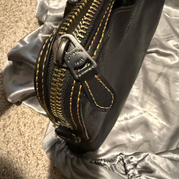 Coach Rogue Slim Brief - Picture 5 of 8